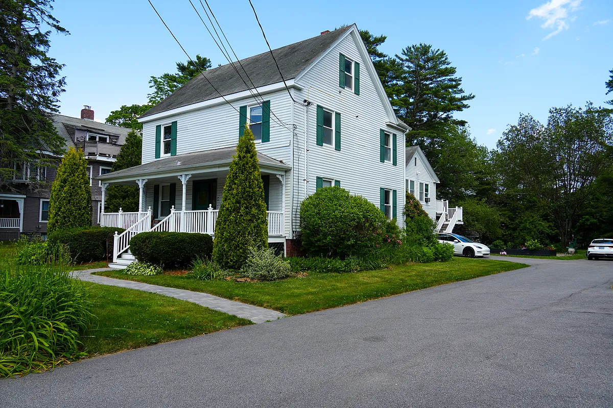 Building Photo - 139 Allen Ave