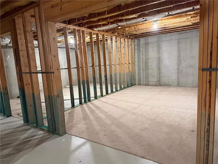 325 Cranbrooke Cir — Photo 16