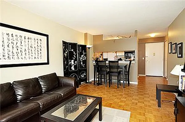 Sold by R New York | media 16