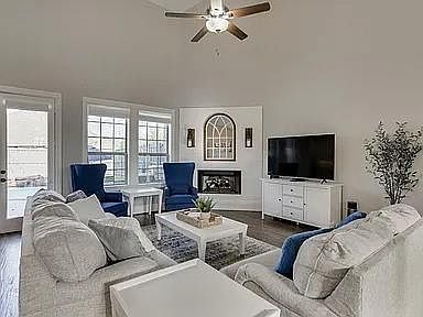 3rd image of 4713 Highgate Ln