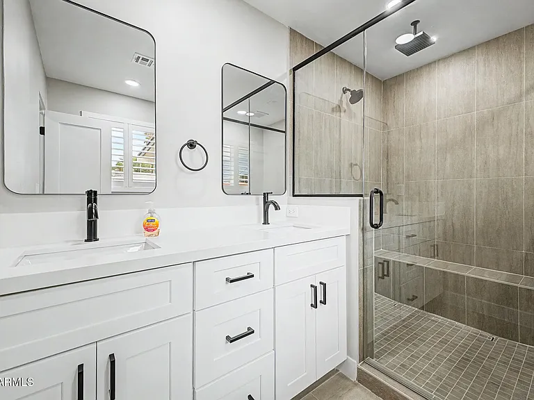 8440 E Palm Ln — Photo 15