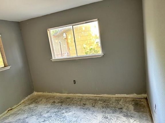 3rd image of 423 Tidewind St