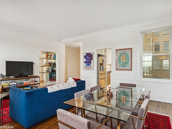 3rd image of 3314 N Lake Shore Dr APT 8D