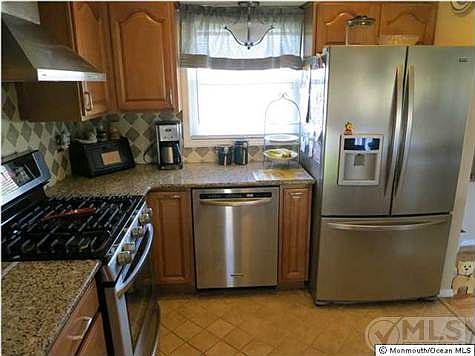 2nd image of 102 Oak Hill Dr