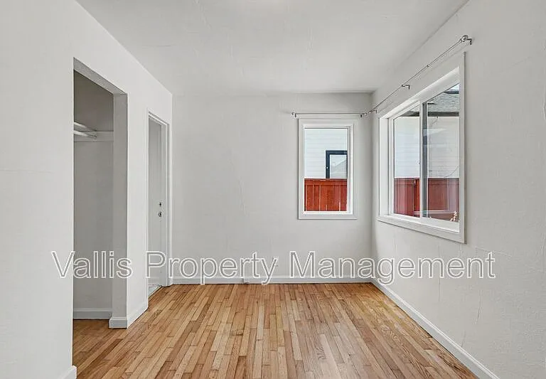 522 19th St NE — Photo 12