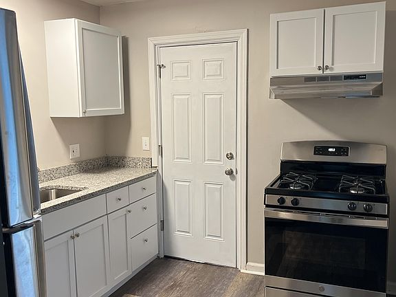 5th image of 12509 McGowan Ave