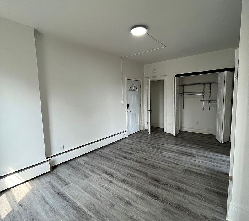 1st image of 26 Irving Pl #16