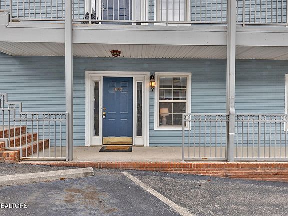2nd image of 1603 Queen Anne Way