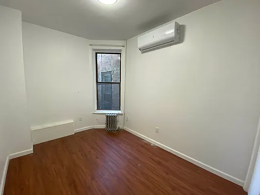 Rented by Premier Metro Realty Corp | media 18