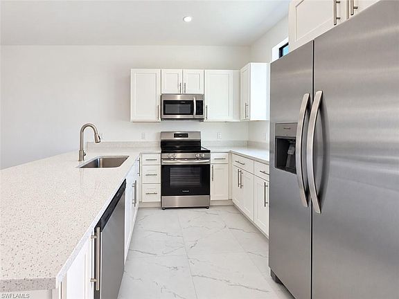 3rd image of 4812/4814 30th ST SW