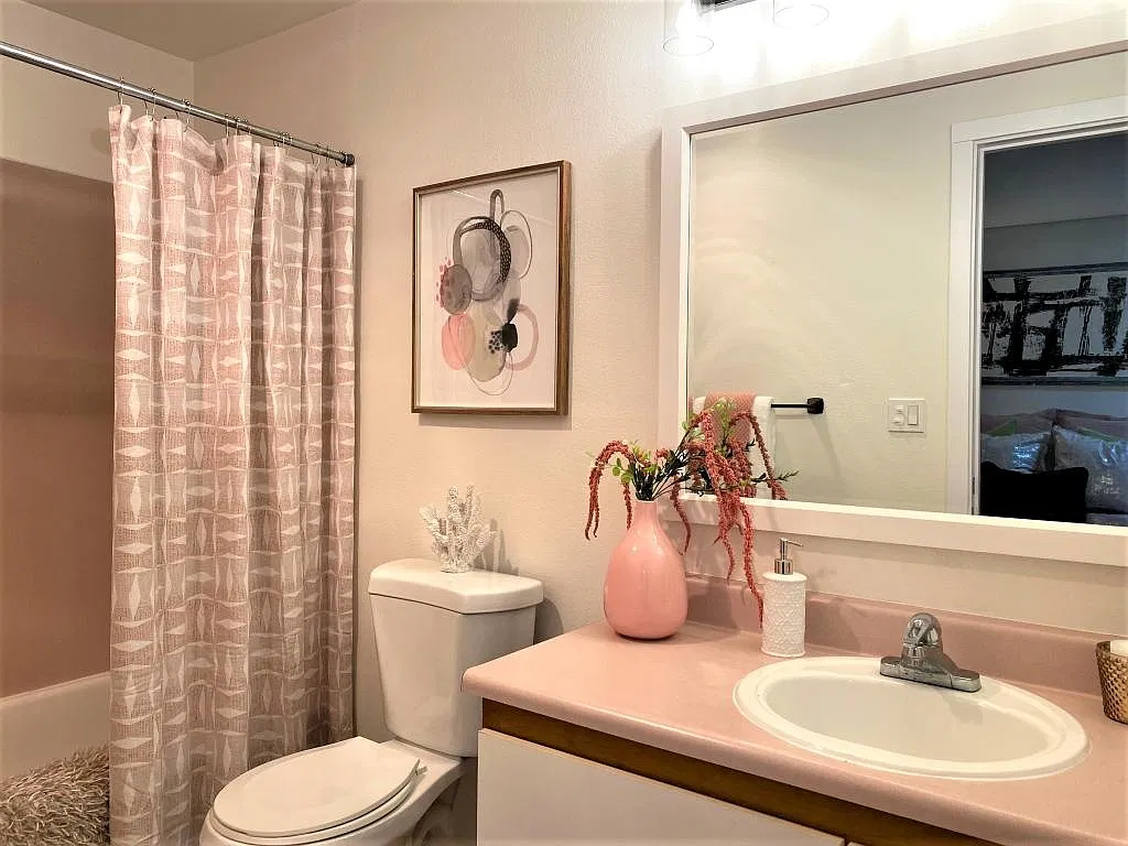 3 bed, 1065 sqft, $2,595 — Photo 2
