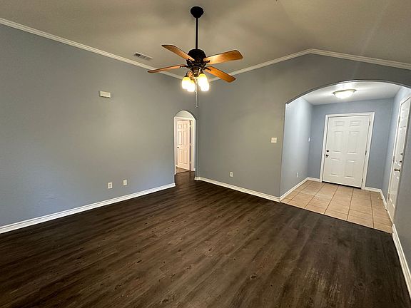 5th image of 7907 Leigh Ann Dr