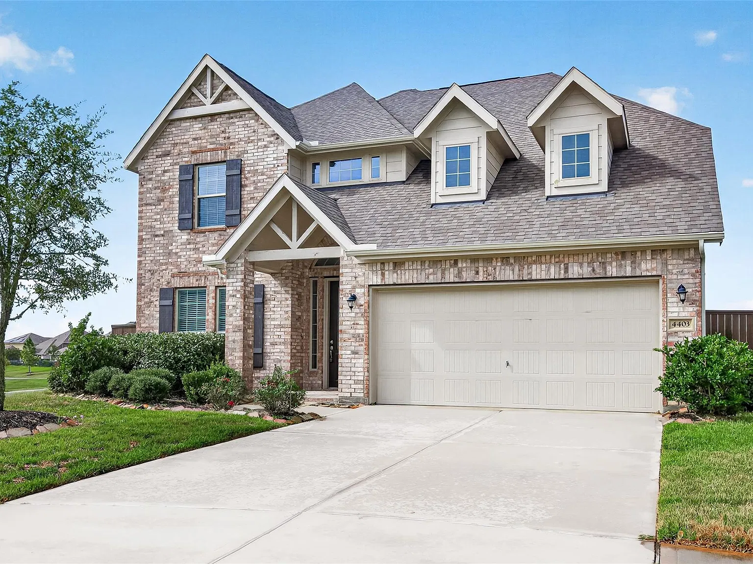 4 bed, 3.5 bath, 2778 sqft, $2,749 — Photo 4