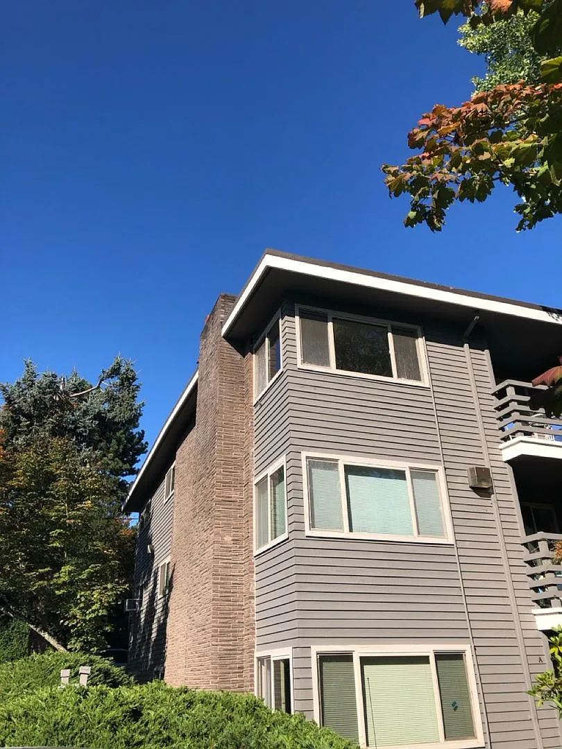Lewison Place Apartments — Photo 3