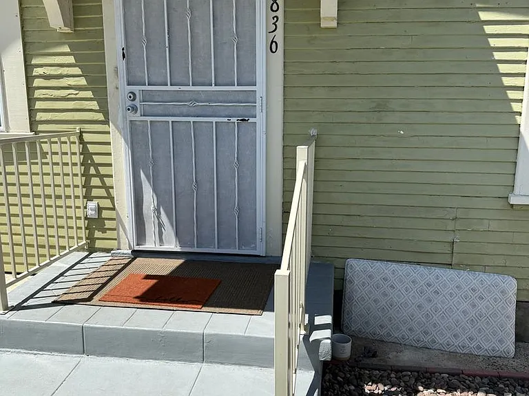 1836 Howard Ave — Photo 12