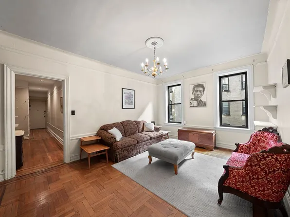 35 Crown St APT 3D, Brooklyn, NY 11225