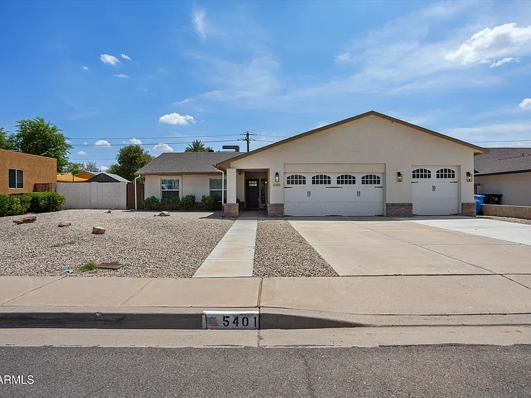 5401 E Beck Ln — Photo 3