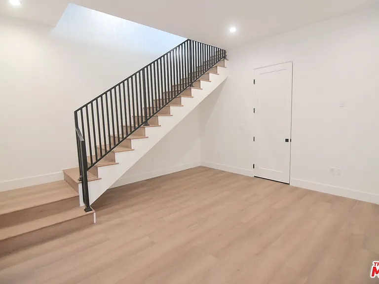 4543 Tujunga Ave — Photo 3