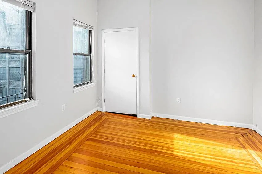 2 bed, $2,952 — Photo 1
