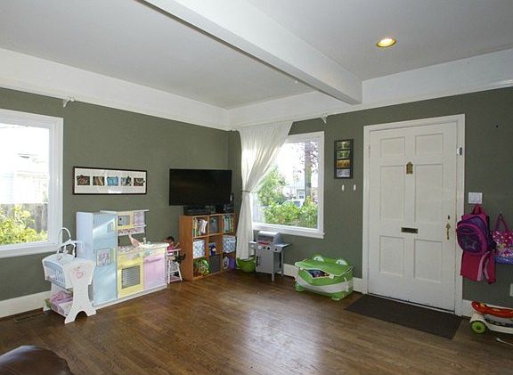 5th image of 2354 S Hosmer St