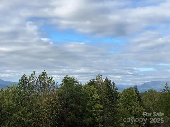 860 Redwood Dr, Marion, NC 28752