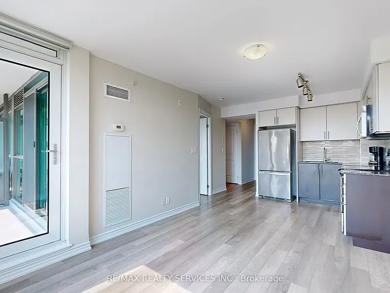 80 Esther Lorrie Dr #415 — Photo 13