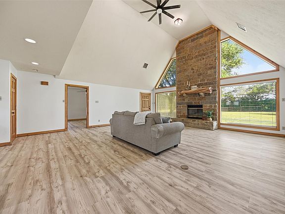 5th image of 3090 Old Navasota Rd