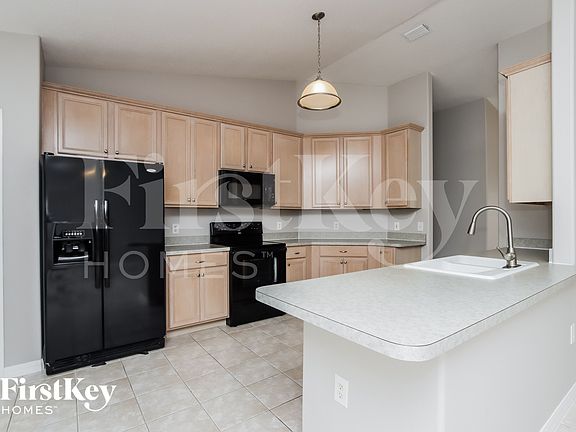 5th image of 766 Altara Ln NE