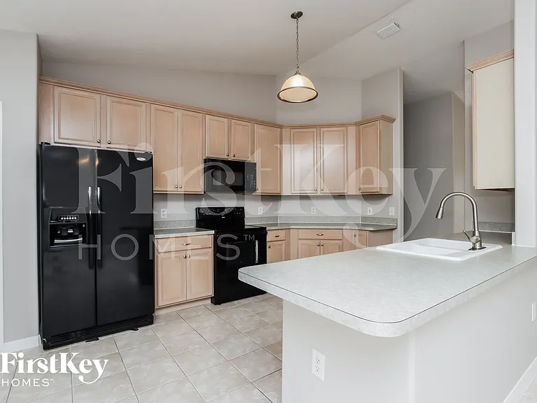 766 Altara Ln NE — Photo 5