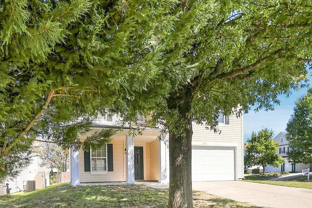3 bed, 2.5 bath, 2225 sqft, $2,085 — Photo 4