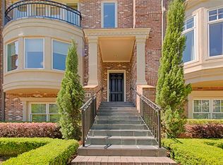 14 Waterway Ct, Spring, TX 77380