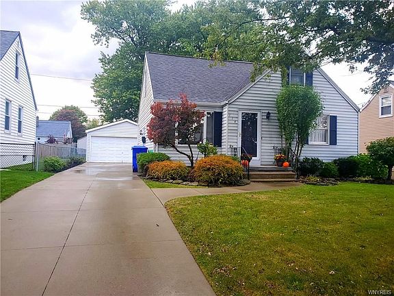 2nd image of 114 Lyndale Ct