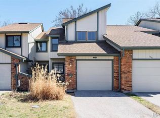 2034 Falling Brook Dr, Maryland Heights, MO 63043