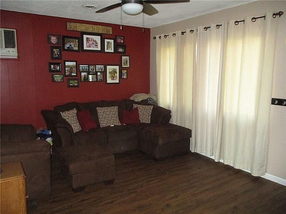 5th image of 309 Blaine Ave