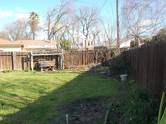 4th image of 1908 Debonaire Ct