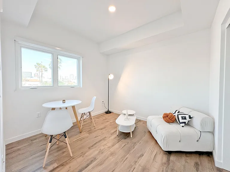 1855 Westwood Blvd — Photo 37