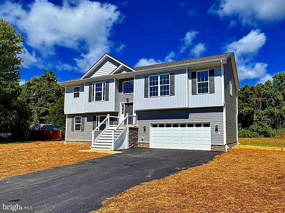 3rd image of 9420 Fendall Ln