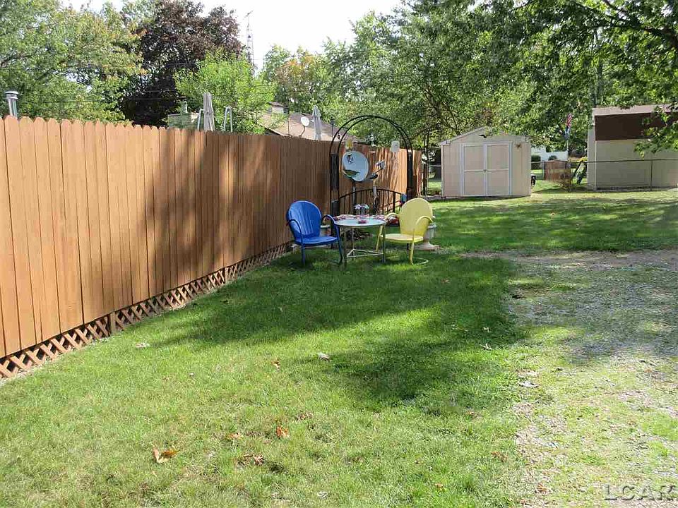 2nd image of 202 Cairns St