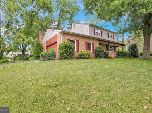 731 Rosewood Dr, Douglassville, PA 19518