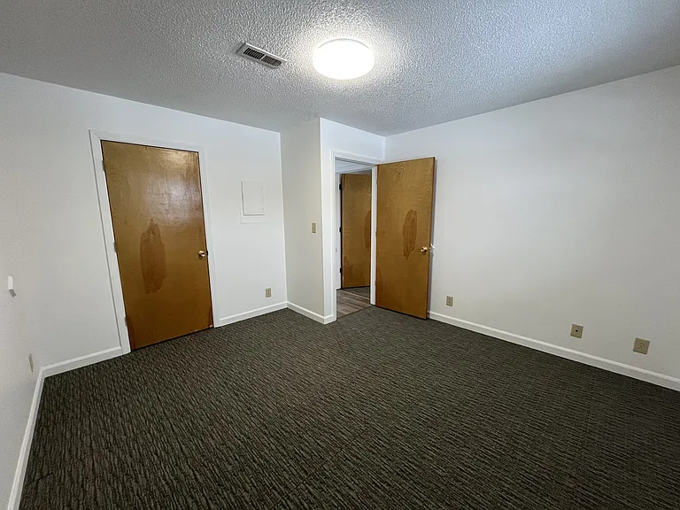 144 Mason St — Photo 11