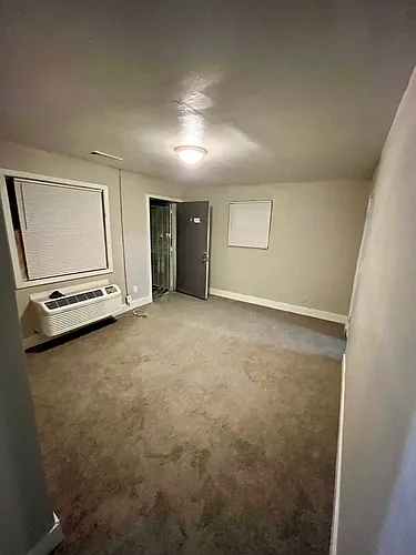 272 Glenn St SW #4 Photo 1