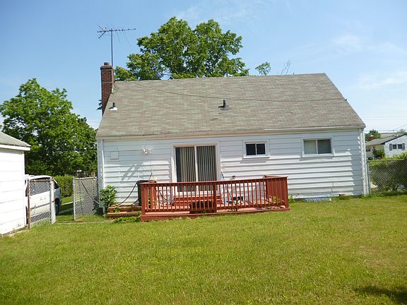 5th image of 425 Coolidge Ave