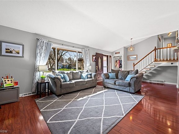 4th image of 28186 Camellia Ln