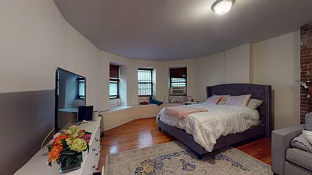 Rented by Bond New York