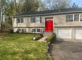 485 W Woods Rd, Hamden, CT 06518