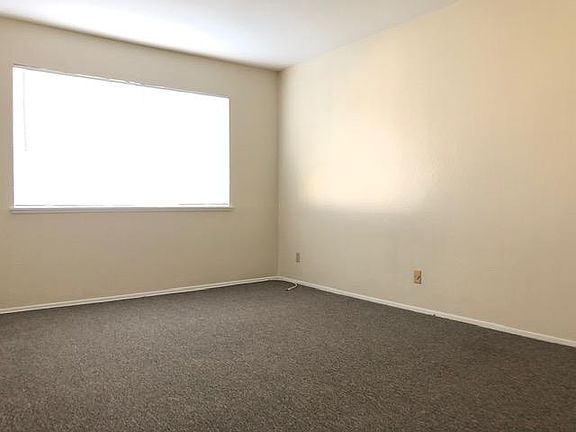 3rd image of 70 Crestline Dr APT 3