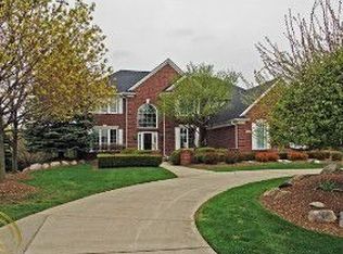 12348 White Tail Ct, Plymouth, MI