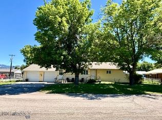 206 Stanton St, Plains, MT 59859