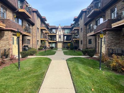 6441 N Northwest Hwy #D-3, Chicago, IL, 60631