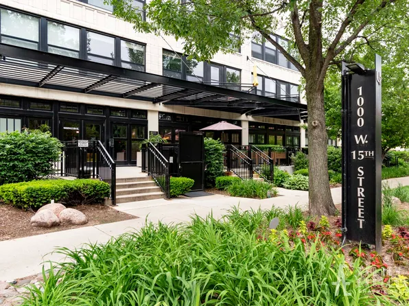 1000 W 15th St Unit 142, Chicago, IL 60608